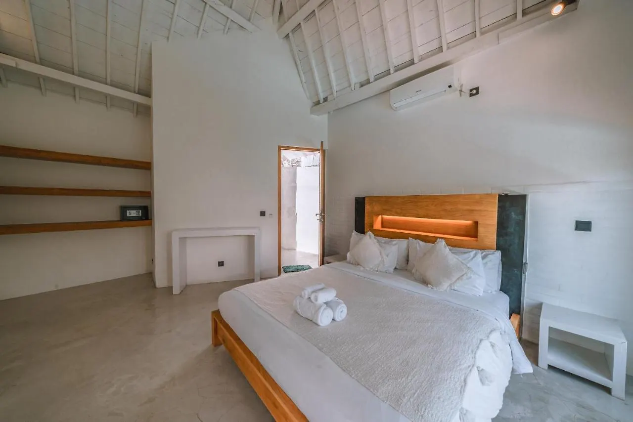 Villa Kazz 4 - Villa 4 Joglo Style - 2 Bdr - Amazing Location Canggu