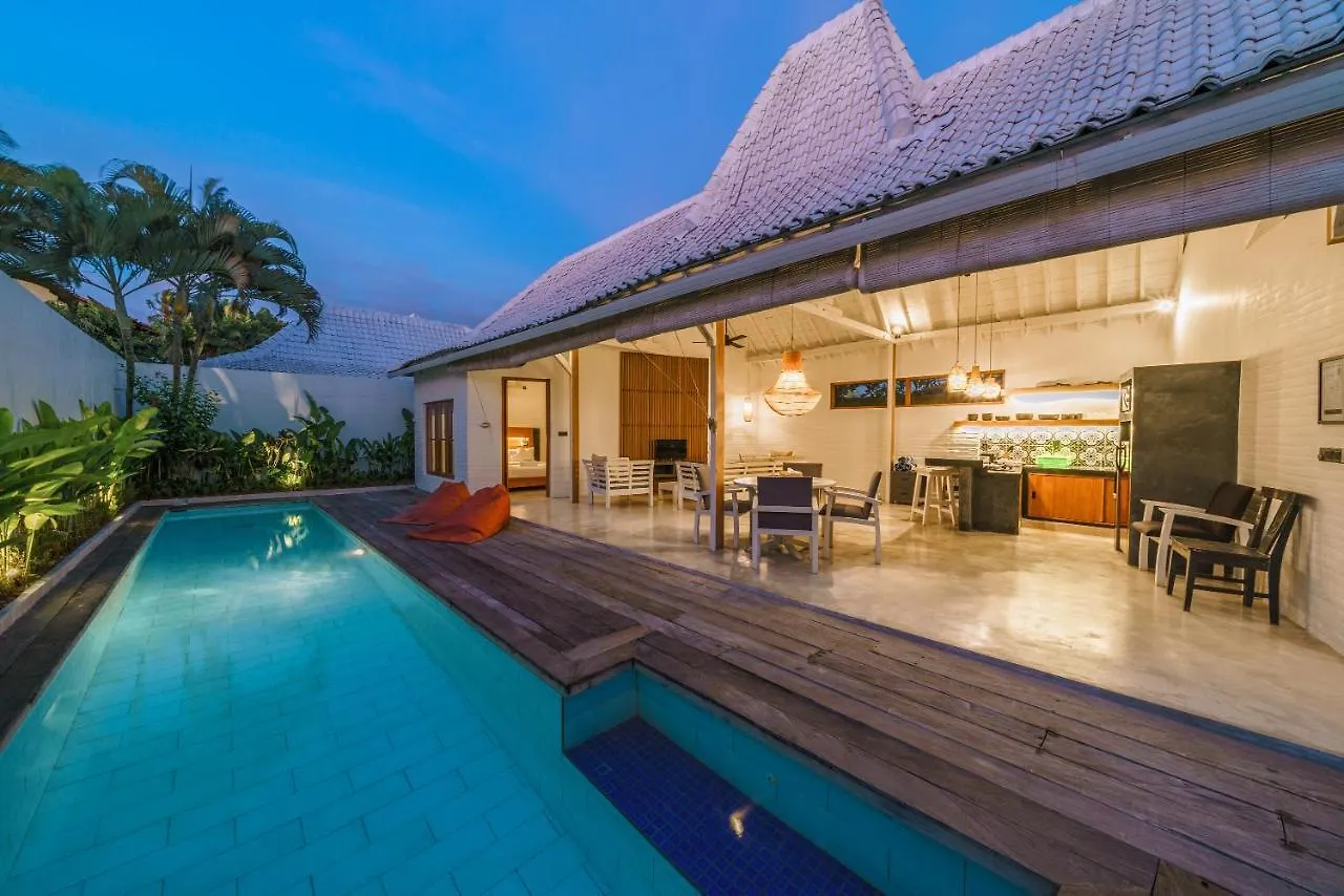 Villa Kazz 4 - Villa 4 Joglo Style - 2 Bdr - Amazing Location Canggu