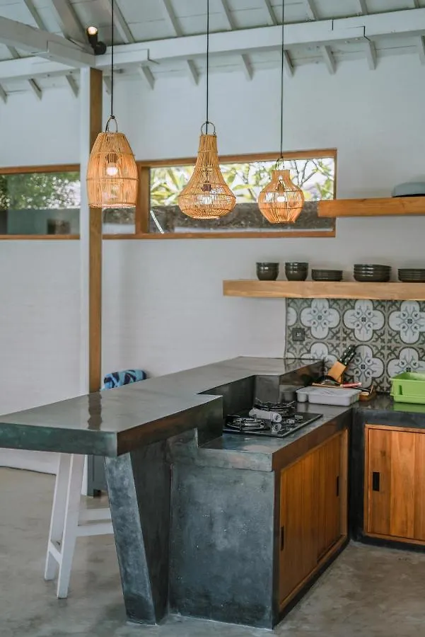 Villa Kazz 4 - Villa 4 Joglo Style - 2 Bdr - Amazing Location Canggu