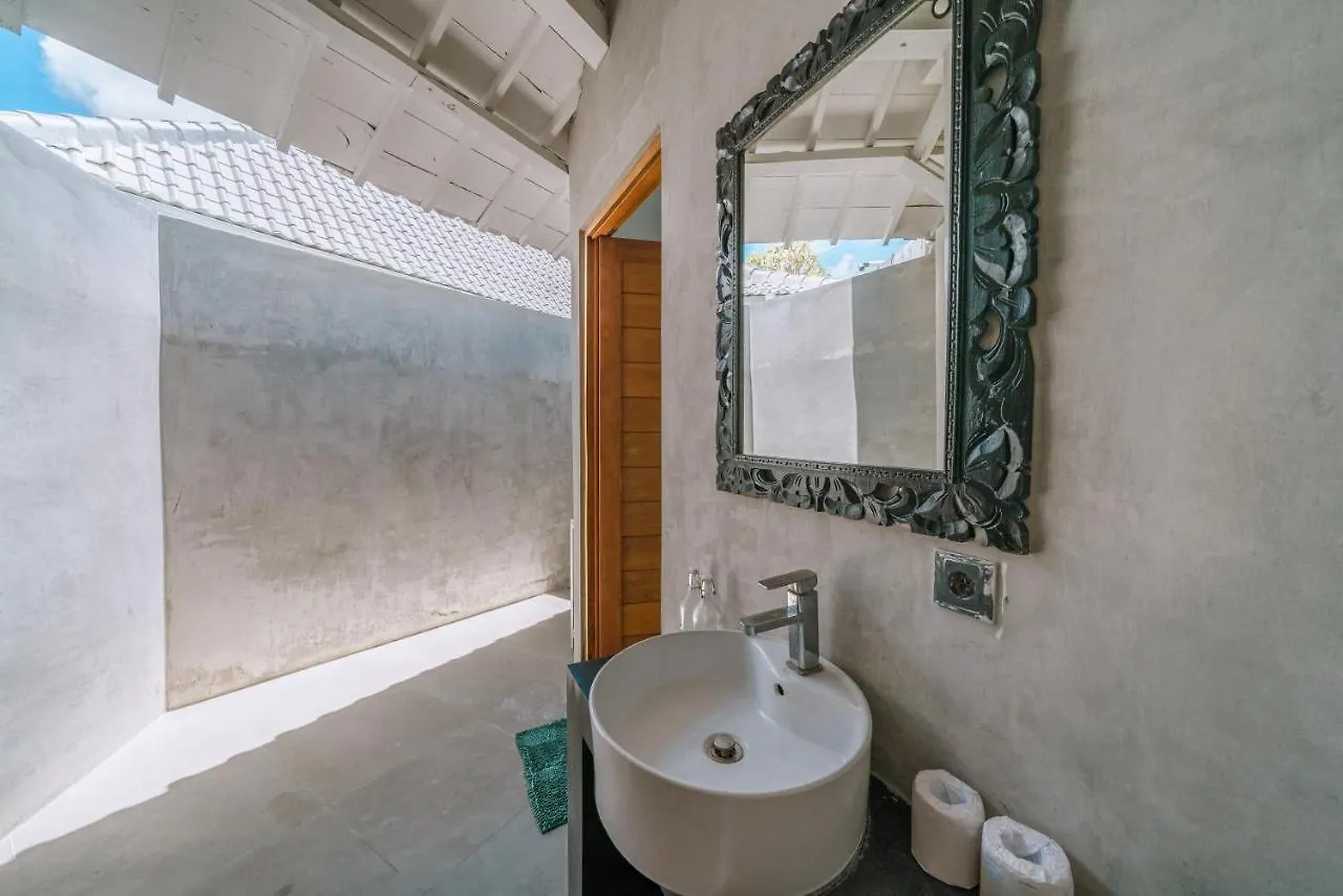 Villa Kazz 4 - Villa 4 Joglo Style - 2 Bdr - Amazing Location Canggu
