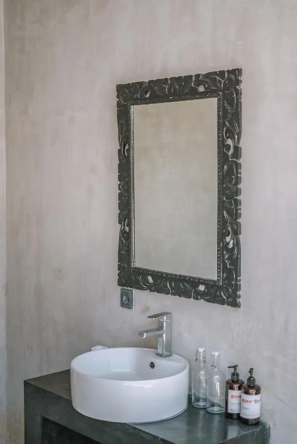 Villa Kazz 4 - Villa 4 Joglo Style - 2 Bdr - Amazing Location Canggu  0*, Canggu (Bali)
