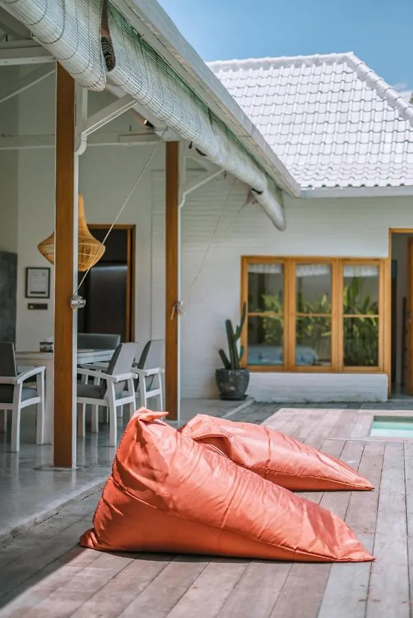 Villa Kazz 4 - Villa 4 Joglo Style - 2 Bdr - Amazing Location Canggu  Indonesia