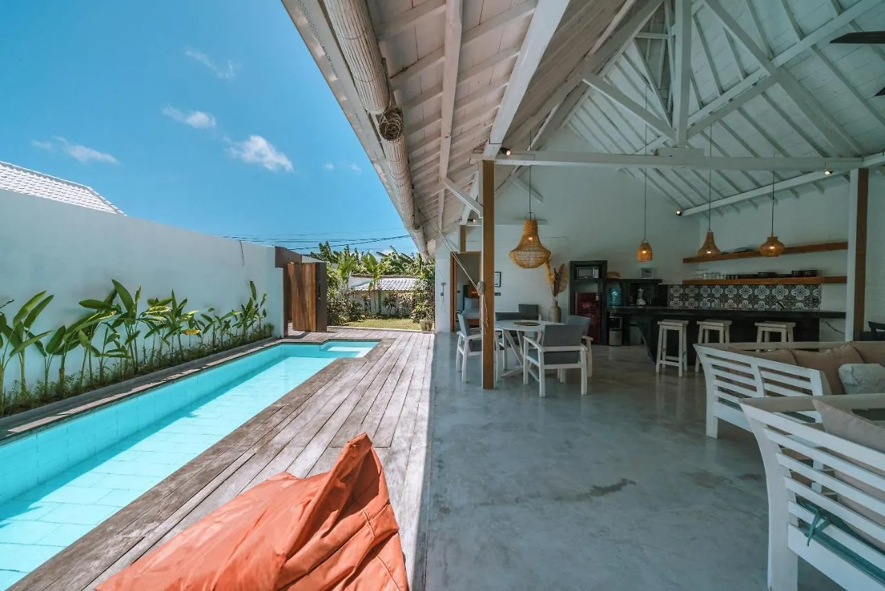 Villa Kazz 4 - Villa 4 Joglo Style - 2 Bdr - Amazing Location Canggu