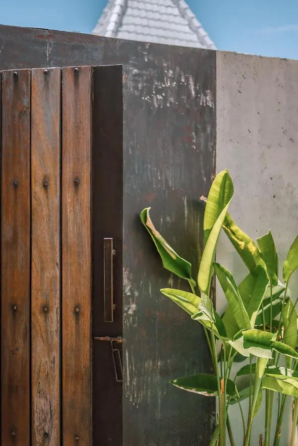 Villa Kazz 4 - Villa 4 Joglo Style - 2 Bdr - Amazing Location Canggu