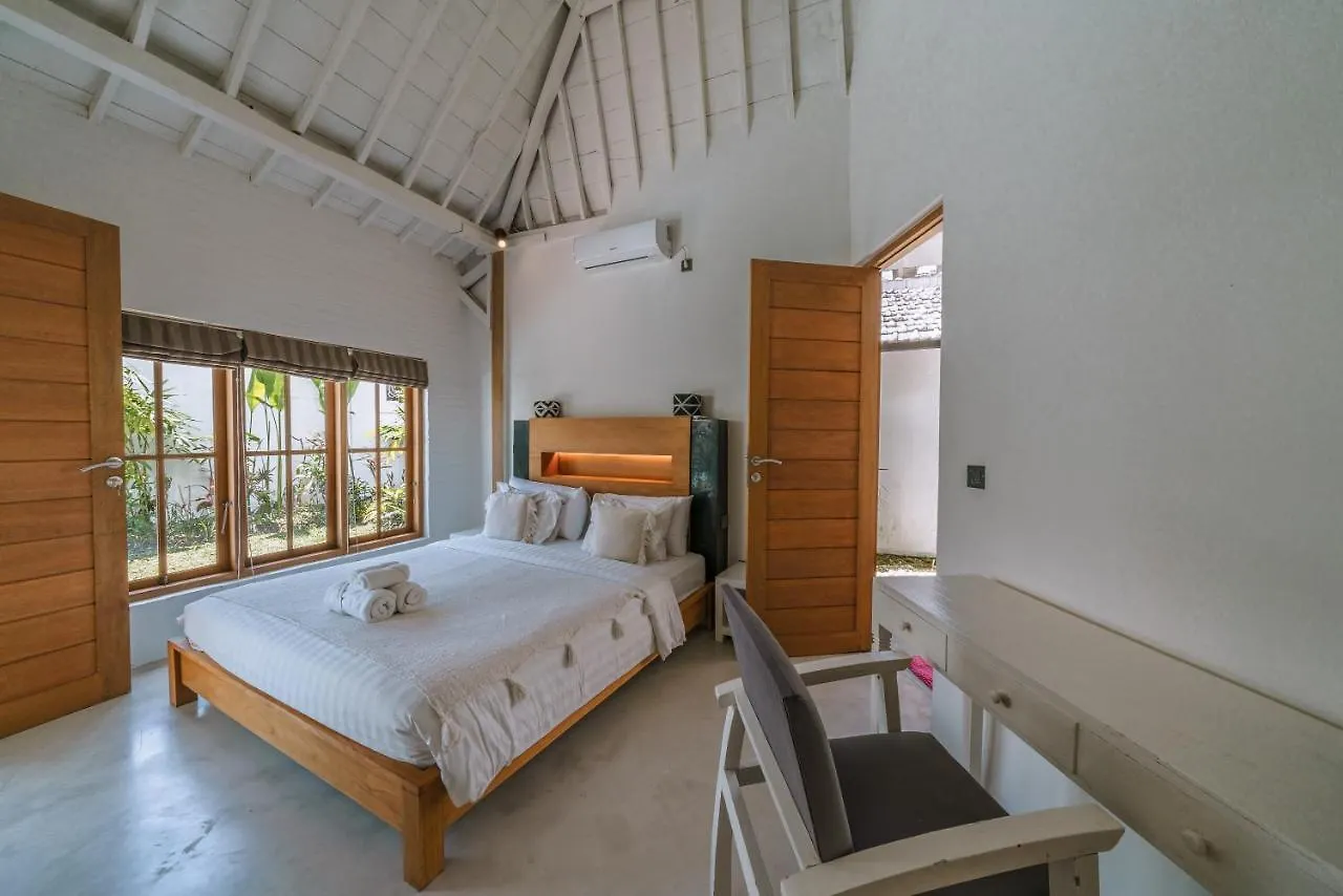 Villa Kazz 4 - Villa 4 Joglo Style - 2 Bdr - Amazing Location Canggu