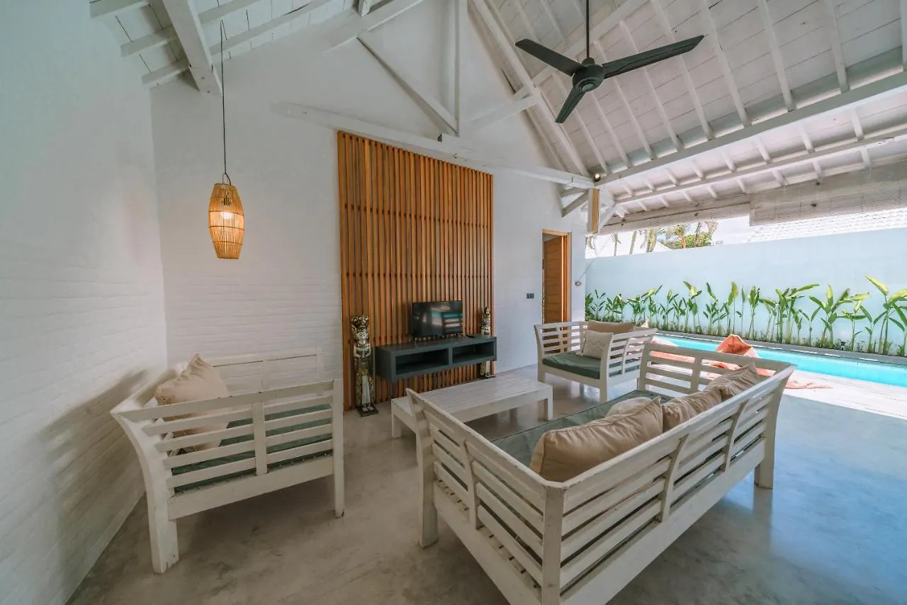 Villa Kazz 4 - Villa 4 Joglo Style - 2 Bdr - Amazing Location Canggu