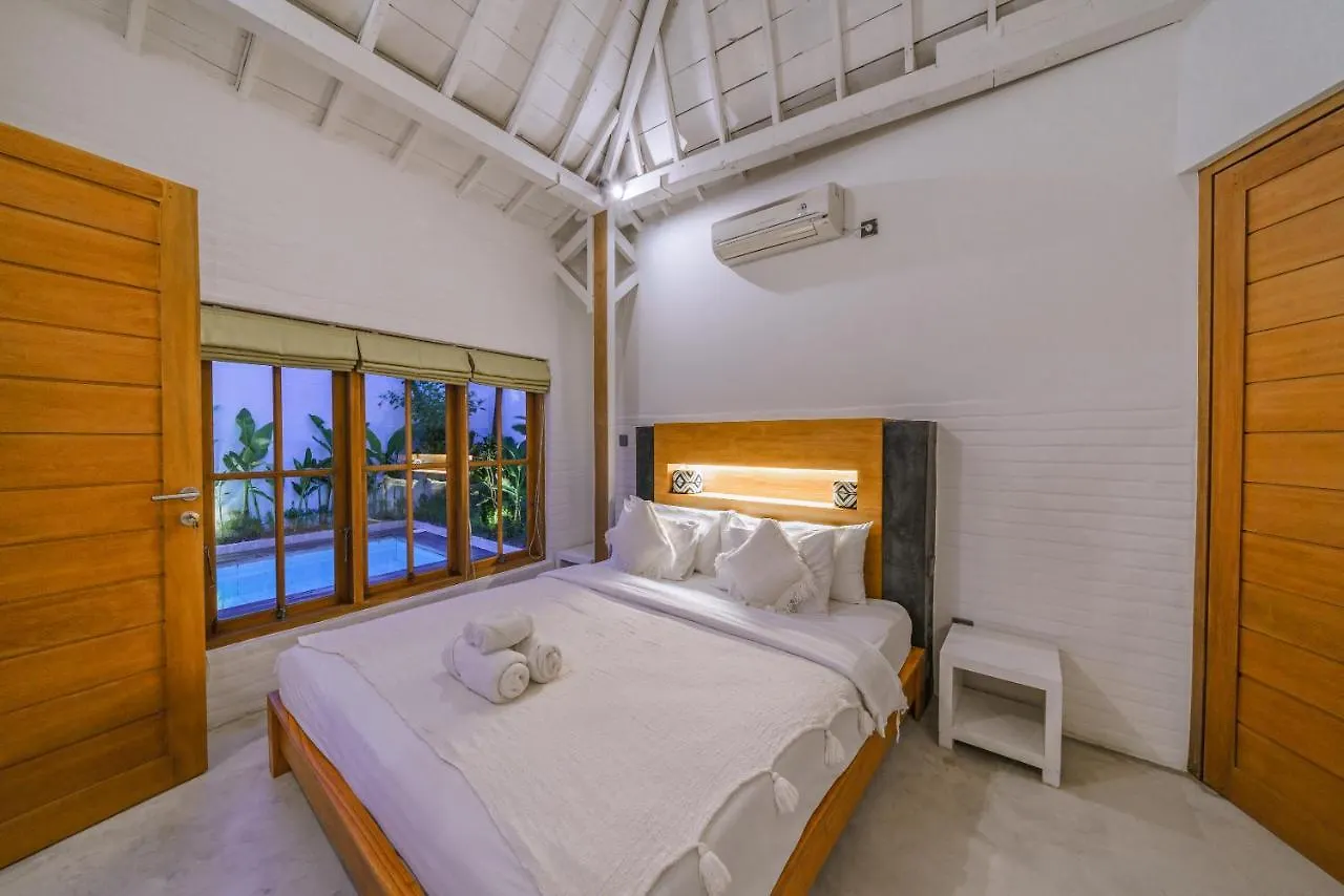 Villa Kazz 4 - Villa 4 Joglo Style - 2 Bdr - Amazing Location Canggu