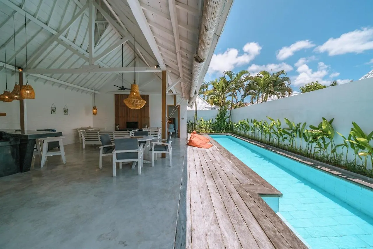 Villa Kazz 4 - Villa 4 Joglo Style - 2 Bdr - Amazing Location Canggu  Indonesia