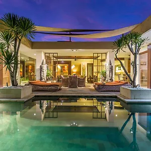 Lisha Canggu (Bali)